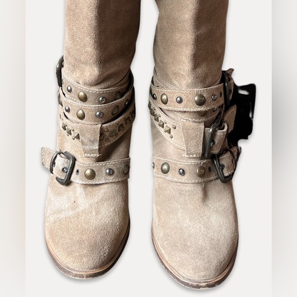 Italian Genuine Suede Boots - Picture 5 of 5